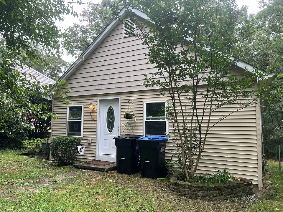 1653 Lake Ave