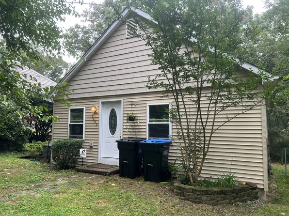 1653 Lake Ave, Pine Hill, NJ 08021