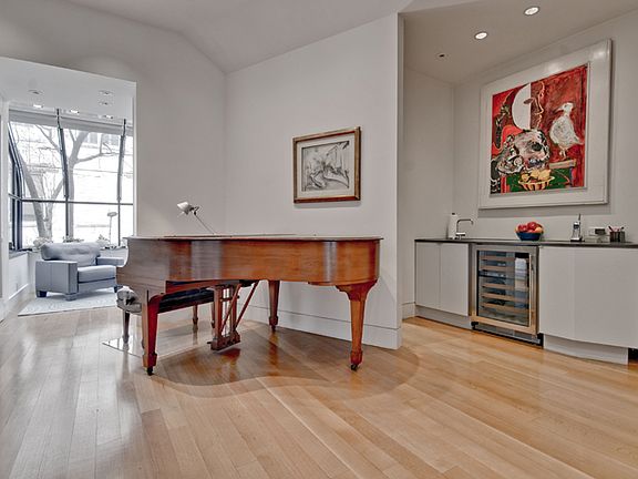 3rd image of 12 Garden Pl
