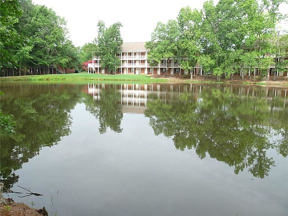 3rd image of 164 E University Dr