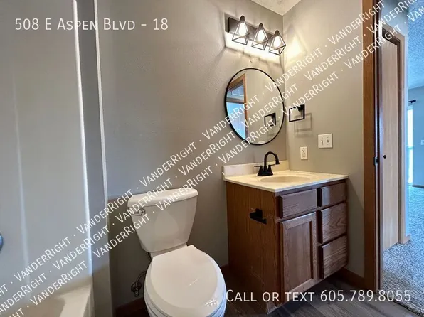 508 E Aspen Blvd #18, Brandon, SD 57005