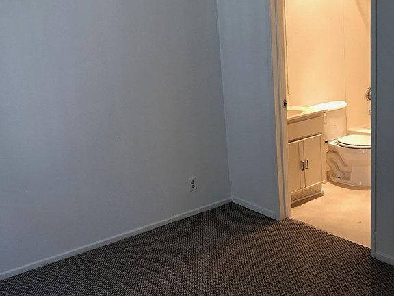 5th image of 11041 La Maida St APT 2