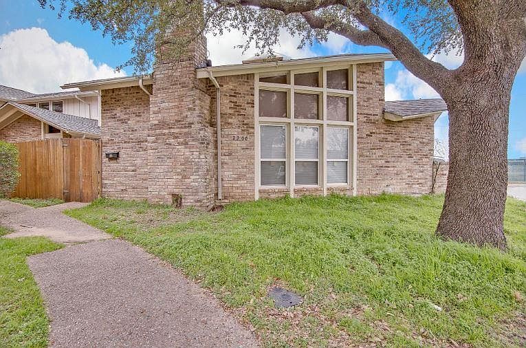 1st image of 2202 Seville Ct