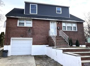425 River Dr #2, Elmwood Park, NJ 07407