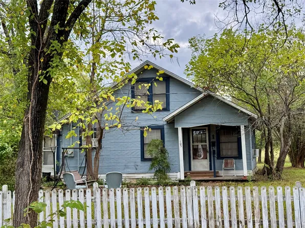 103 S Center St, Bonham, TX 75418