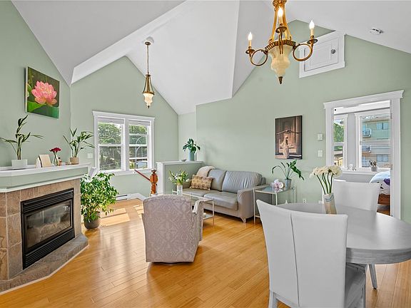 4th image of 1376 Pandora Ave #3