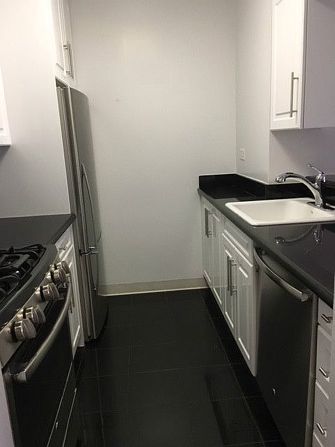 1st image of 400 E 71st St APT 12I
