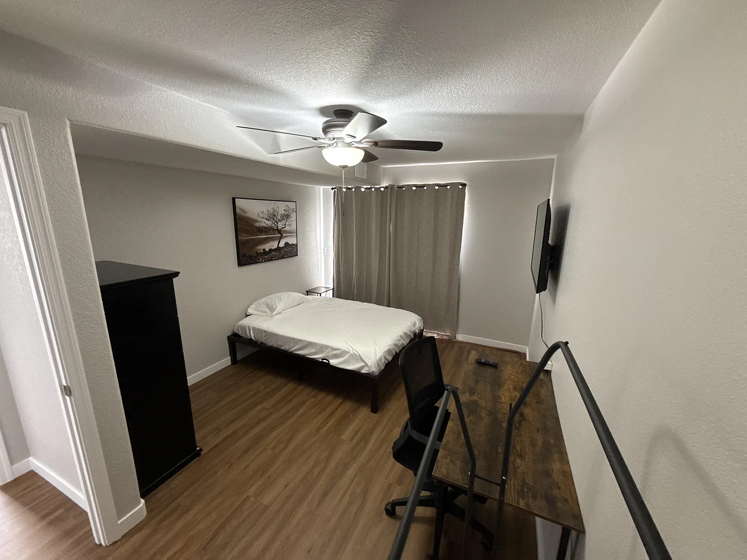 4 bed, 3.0 bath, 2685 sqft, $910 — Photo 1