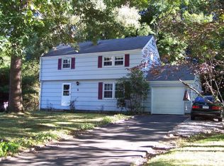 6 Whitewood Ln, Ledyard, CT 06339