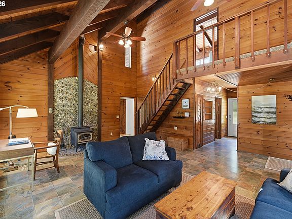 4th image of 88245 Cardinal Ln