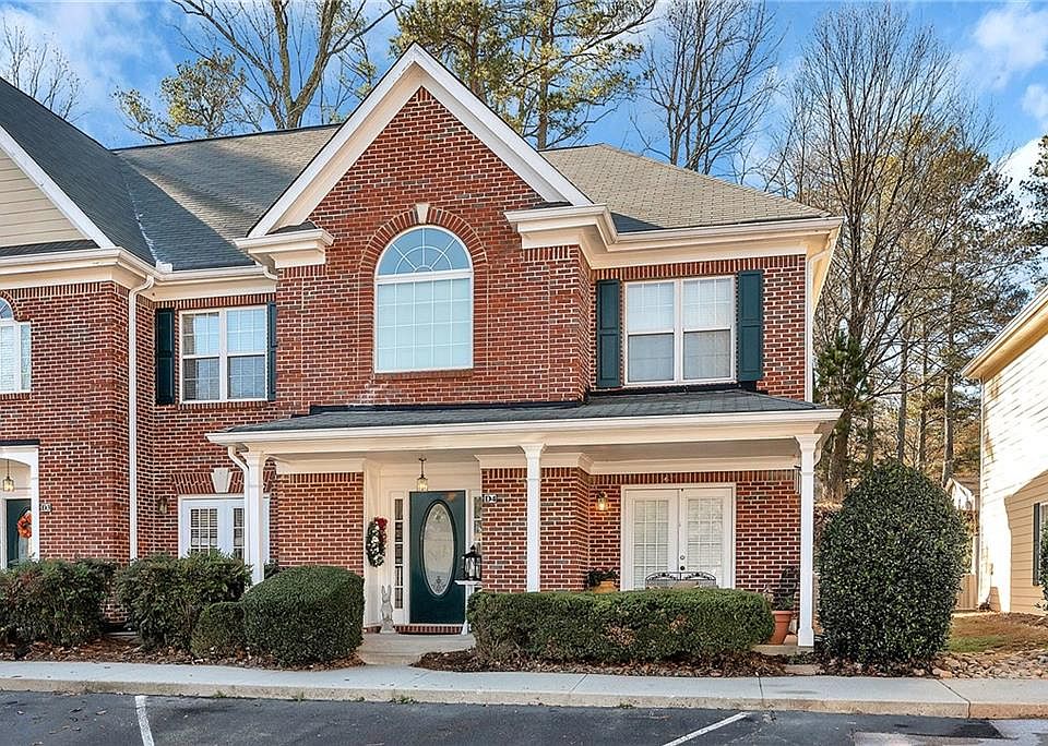 1st image of 2075 Pine Tree Dr APT D4