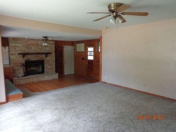 3rd image of 421 Tilton Park Dr