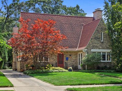 1129 East Lexington BOULEVARD, Whitefish Bay, WI, 53217