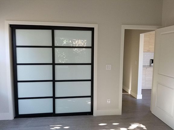 5th image of 826 Hershey Ave
