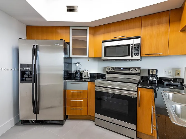 1750 N Bayshore Dr #3201 — Photo 9