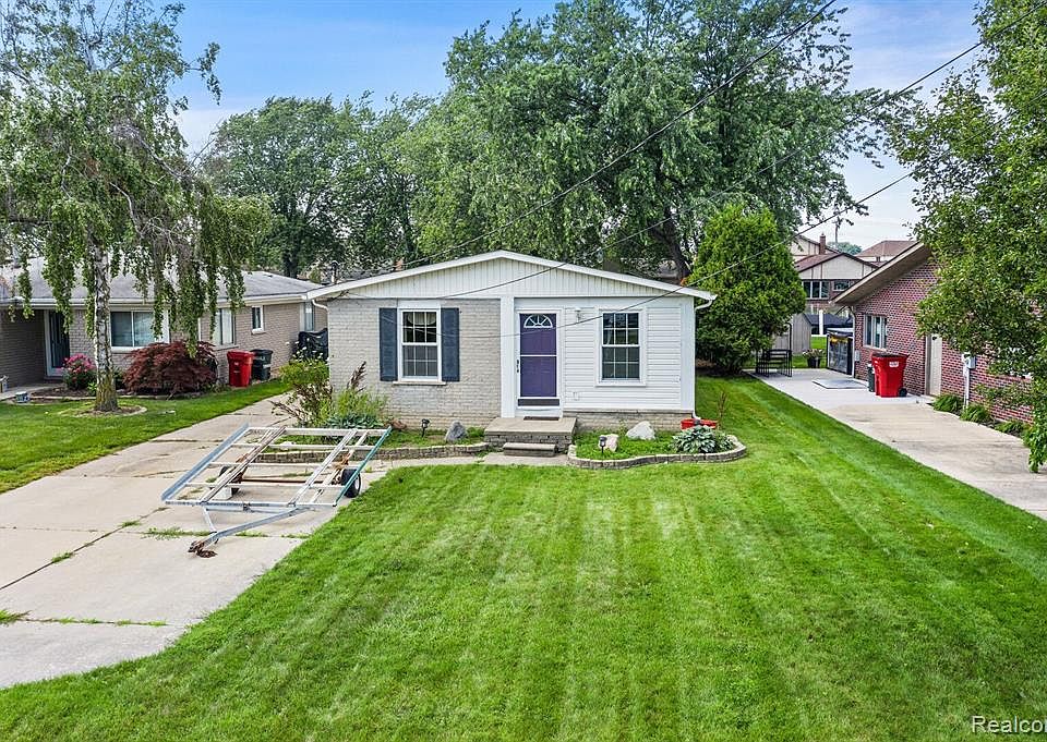 38145 Circle Dr, Harrison Township, MI 48045 Zillow