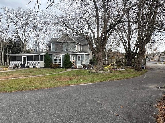 2nd image of 126 Bartlett Ave