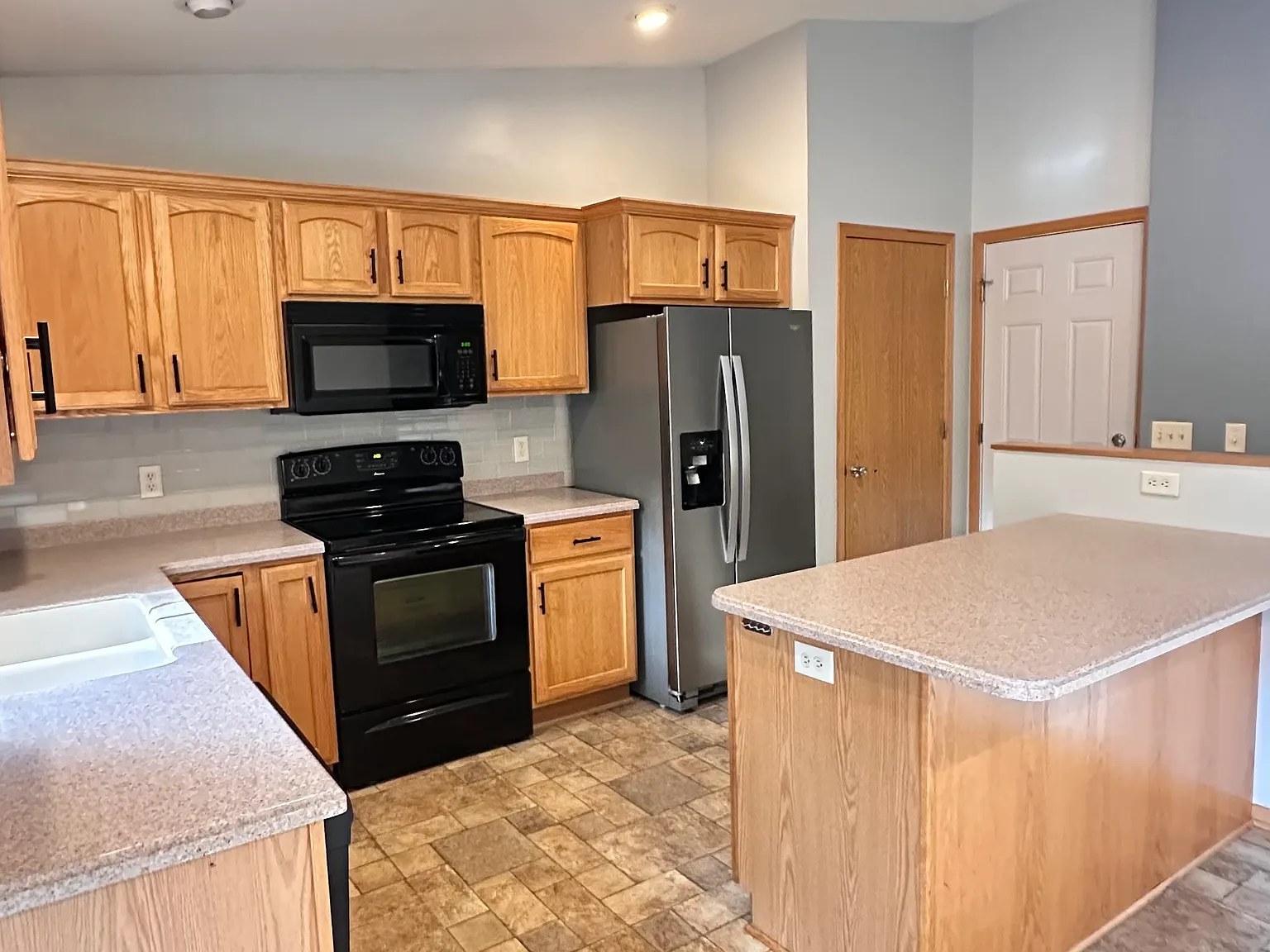 3 bed, 1520 sqft, $1,800 — Photo 3