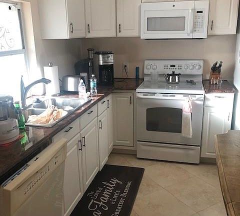 4th image of 2821 Tropicana Blvd