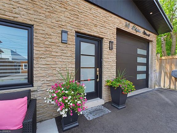 2nd image of 33 Elgin St