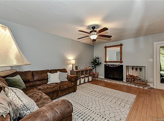 4th image of 3703 Willow Point Dr