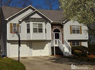 1425 Snow Hill Dr, Lawrenceville, GA 30045