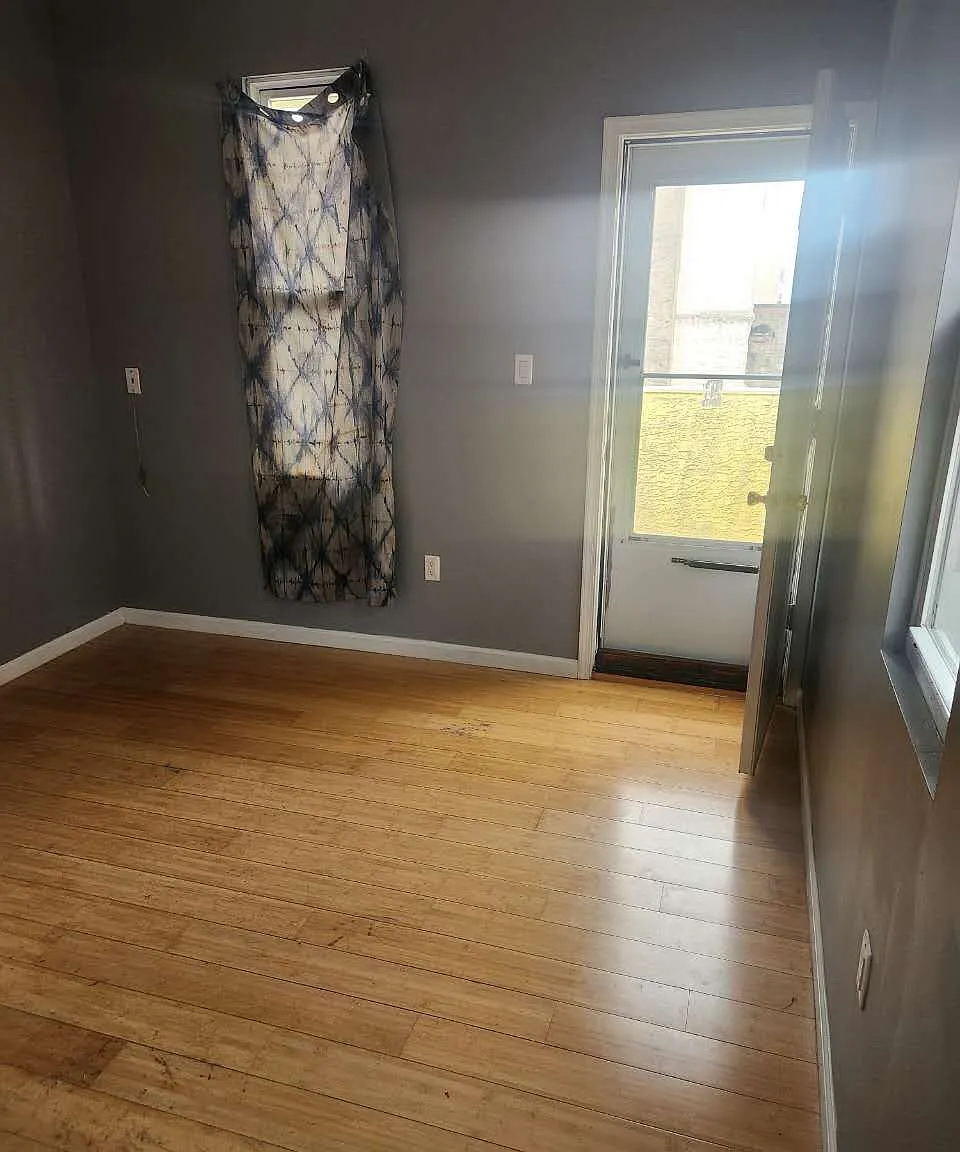 2 bed, 2106 sqft, $1,200 — Photo 2