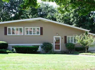 377 Maplewood Ln, Crystal Lake, IL 60014
