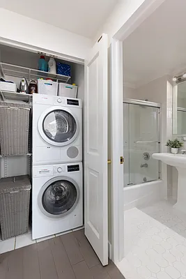 Sold by Compass | media 18