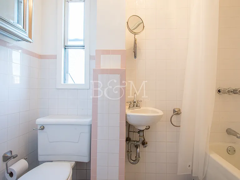 152 N 8th St #4 — Photo 5