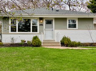 302 N Washington St, Westmont, IL 60559