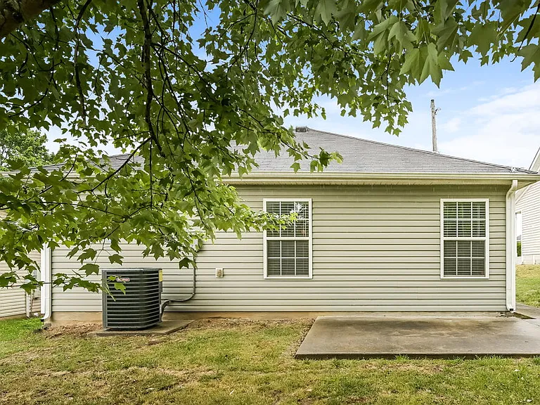 925 Birchmill Point S — Photo 16