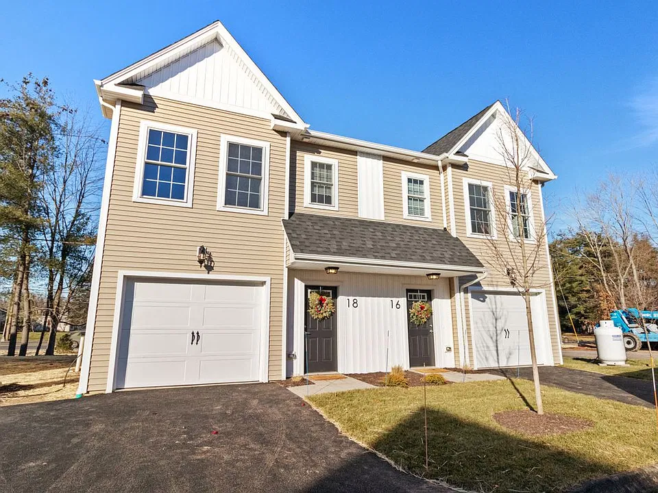 33 Mirabel Ct