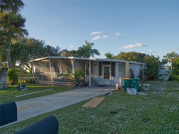 2nd image of 892 Pecan Cir