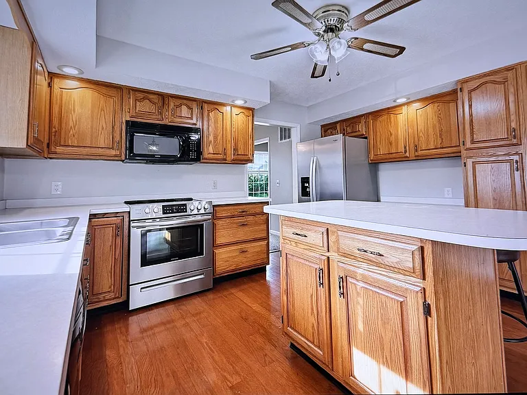 250 Savannah Dr #250 — Photo 11