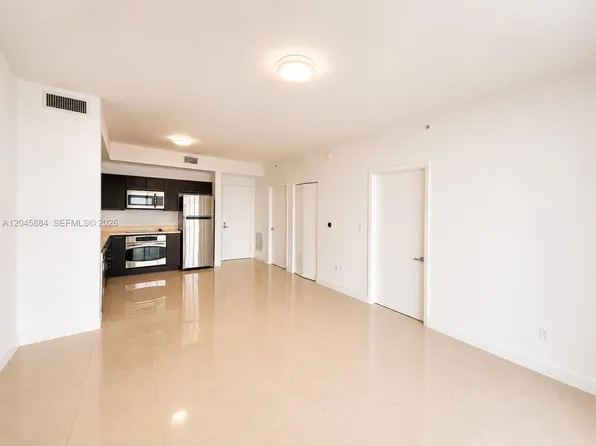 90 SW 3rd St, Miami, FL