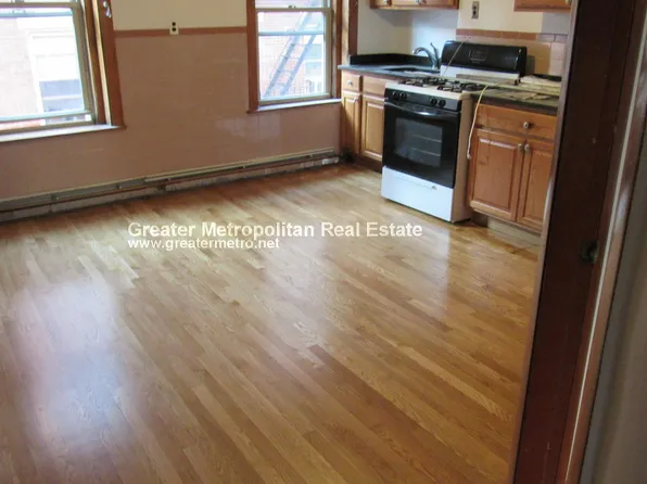7 Margaret St APT 6, Boston, MA 02113