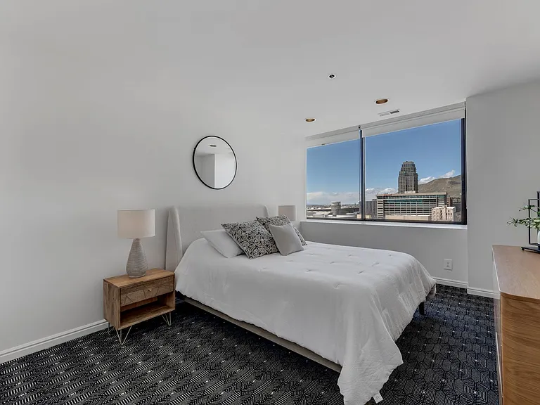48 W Broadway #1408N — Photo 13