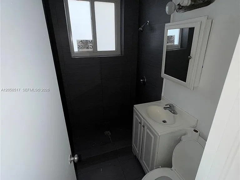 1026 Euclid Ave #10 — Photo 3