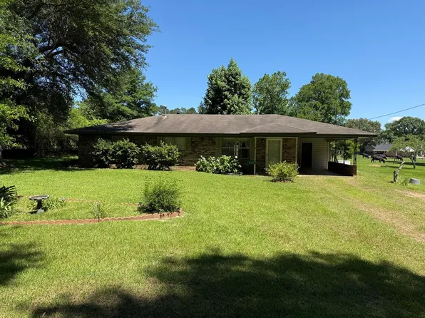 135 Pine St, Chireno, TX 75937
