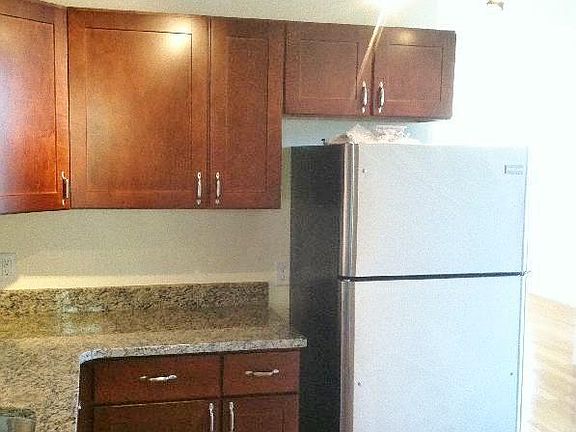 3rd image of 126 Saratoga St #2K
