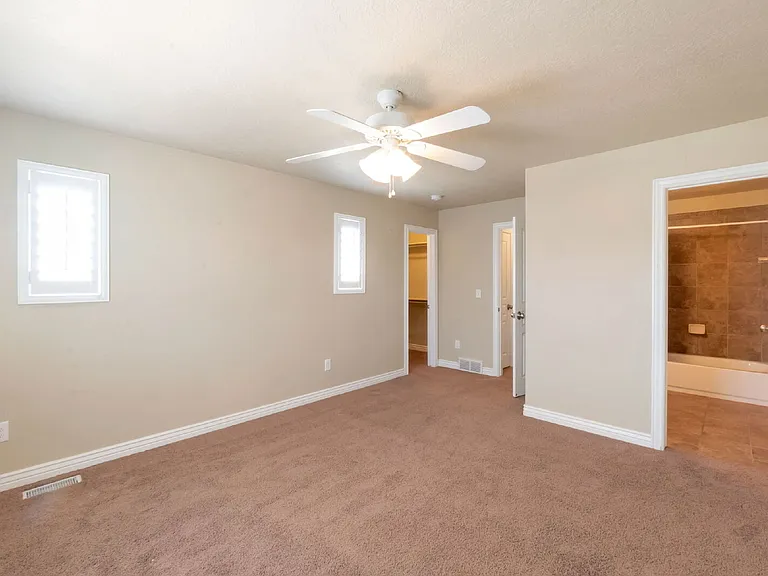 148 W 3360 N — Photo 30