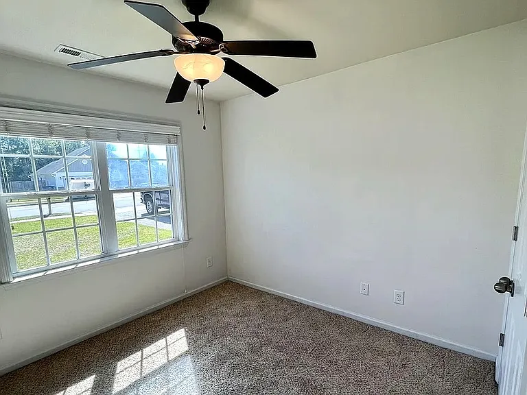 1003 Wt Whitehead Dr — Photo 13