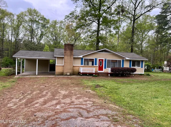 799 E 4th Ave, Morton, MS 39117