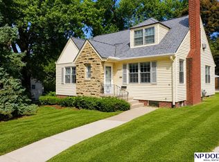 6302 Pierce St, Omaha, NE 68106