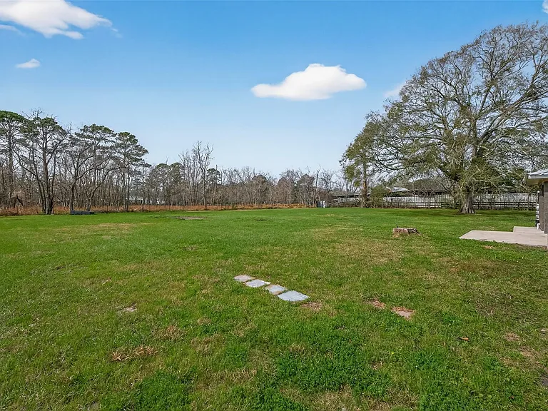 25409 Pebble Dr — Photo 29