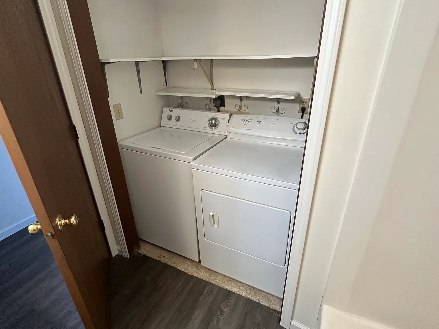 2 bed, 990 sqft, $1,150 — Photo 4