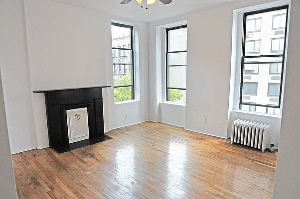 Rented by Aryeh Realty | media 28