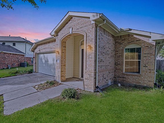 3rd image of 7207 Highland Oak Ct