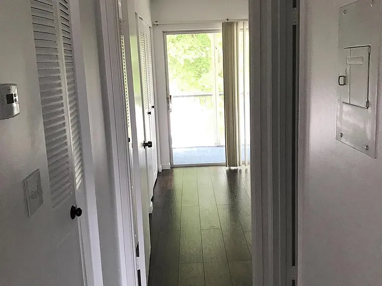 700 Village Green Ct #302 — Photo 8
